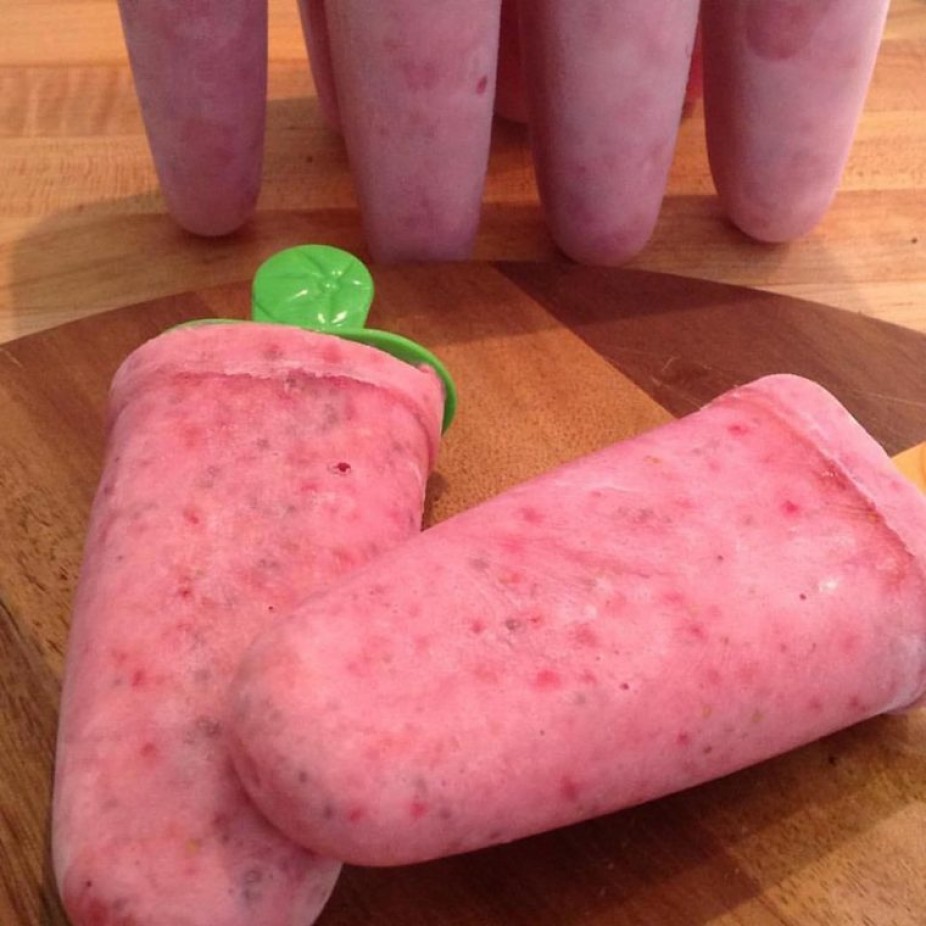 Strawberry & Chia Yogurt Popsicle’s