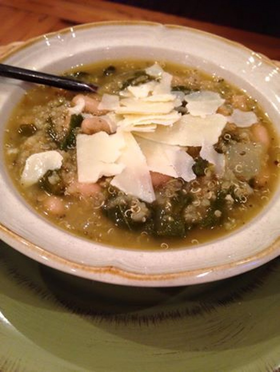 White Bean & Spinach Quinoa Soup