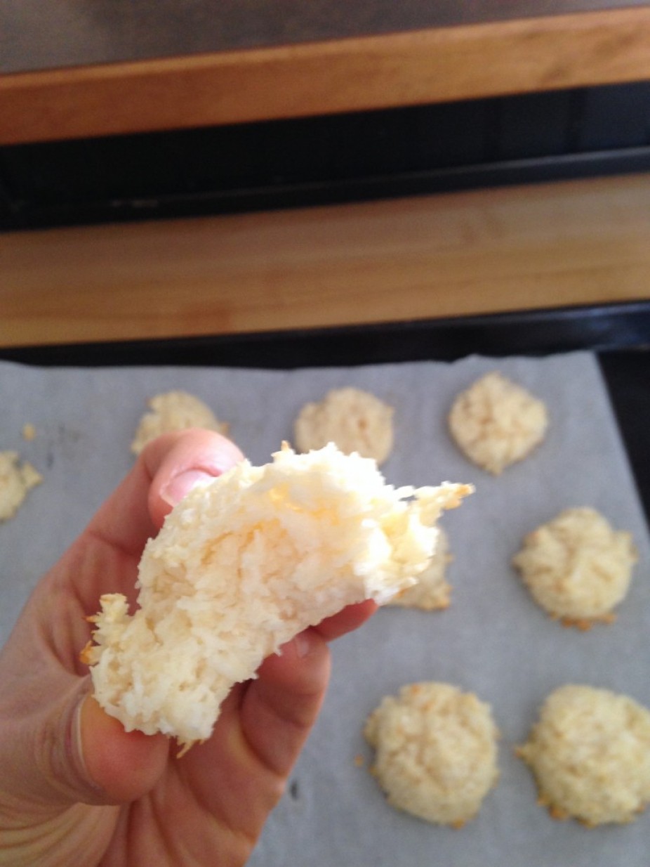 Vanilla Coconut Macaroons