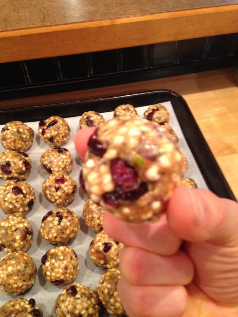 Pistachio & Cranberry Super Balls