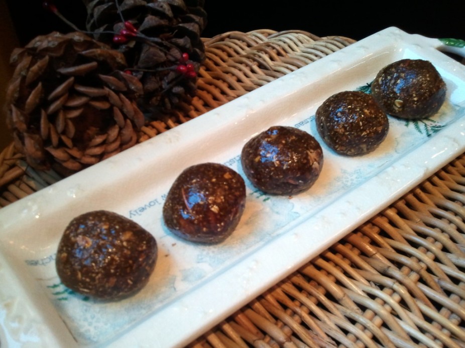 Gingerbread Cookie Protein Balls